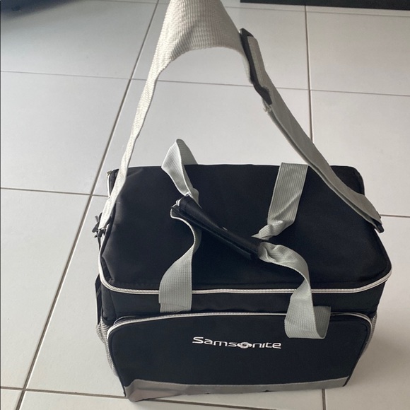 Samsonite 36 Can Cooler in Black and Gray - Picture 3 of 6